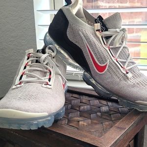 NIKE VAPORMAX size 11 mens